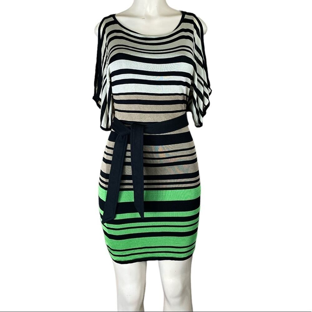 𝅺Trina Turk Berenice Dress Striped Slit Short Sleeves SZ XS Small